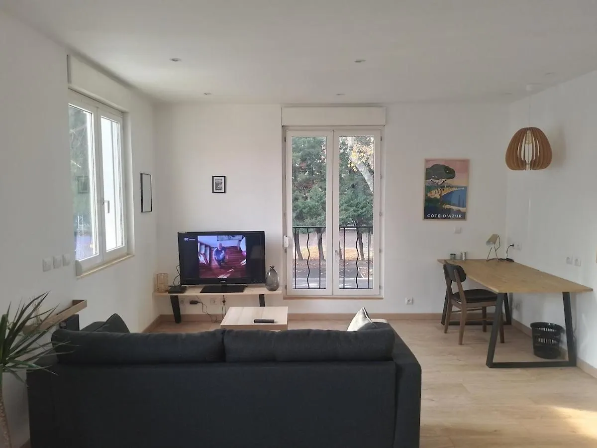 Superbe Appartement Renove A 250M Des Remparts Avignon Apartment